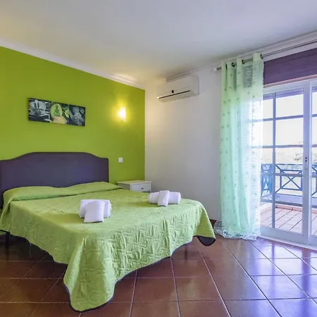 Holiday home In Close To Olhos De Agua Albufeira